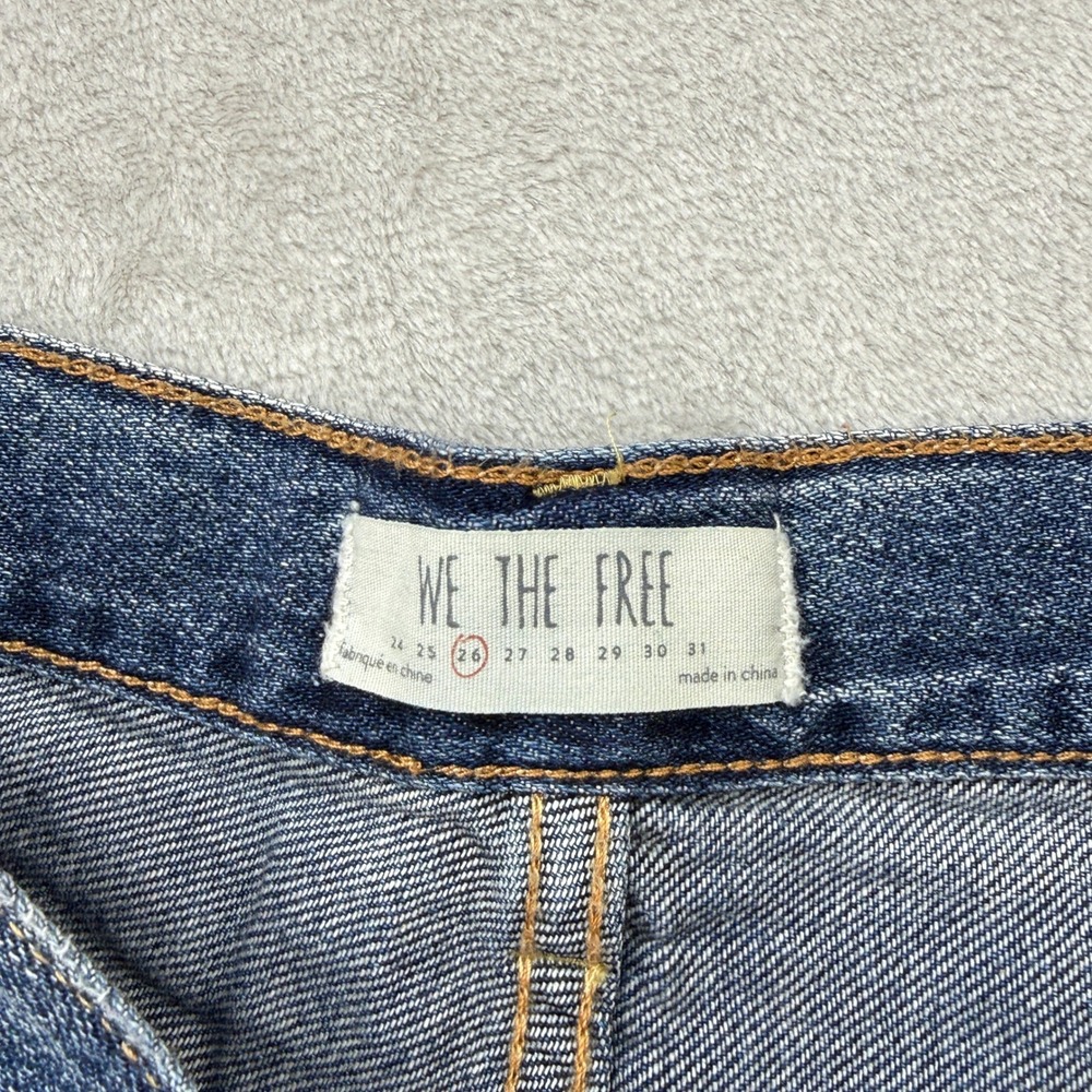 We The Free Denim Shorts Women 26 Blue Distressed Raw Hem Button Fly Boho CutOff - Picture 3 of 10